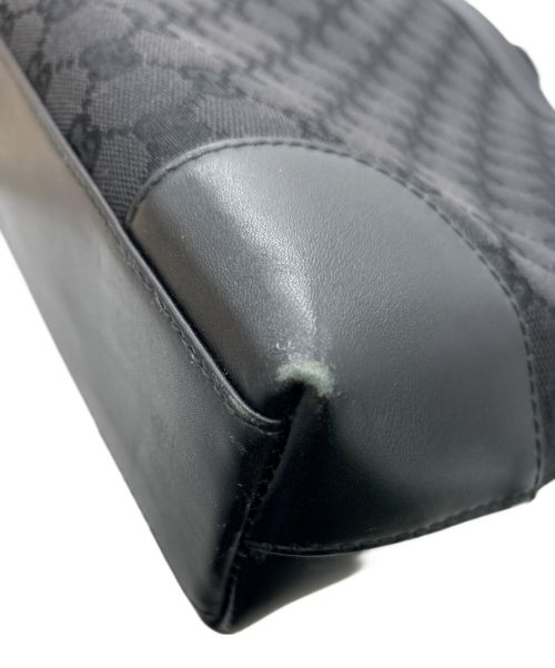 GUCCI（グッチ）GUCCI (グッチ) キャンバスショルダーバッグ ブラックの古着・服飾アイテム