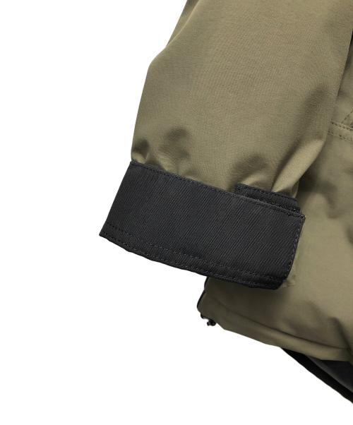 THE NORTH FACE（ザ ノース フェイス）THE NORTH FACE (ザ ノース フェイス) マウンテンダウンジャケット ブラック×カーキ サイズ:Mの古着・服飾アイテム