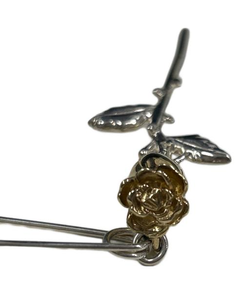 AMBUSH（アンブッシュ）AMBUSH (アンブッシュ) ROSE CHARM EARRING(ピアス)の古着・服飾アイテム