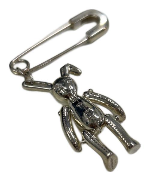 AMBUSH（アンブッシュ）AMBUSH (アンブッシュ) BUNNY CHARM EARRING(ピアス) シルバーカラーの古着・服飾アイテム