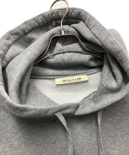 1017 ALYX 9SM（テンセブンティーン アリクス ナインエスエム）1017 ALYX 9SM (アリクス) グレースクリプトフーディ グレー サイズ:XLの古着・服飾アイテム