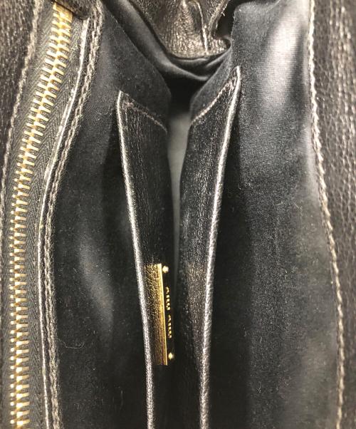 MIU MIU（ミュウミュウ）MIU MIU (ミュウミュウ) マドラス2WAYショルダーバッグ ブラックの古着・服飾アイテム