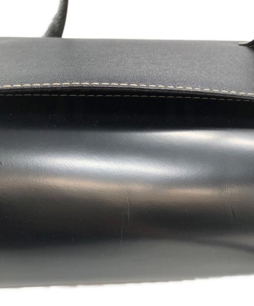 Burberry's（バーバリー）Burberry's (バーバリーズ) ロゴプレートハンドバッグ　内側ノバチェック ブラックの古着・服飾アイテム