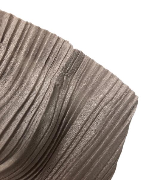 PLEATS PLEASE（プリーツプリーズ）PLEATS PLEASE (プリーツプリーズ) ラウンドネックプリーツカットソー ベージュ サイズ:3の古着・服飾アイテム