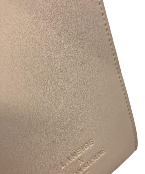 maison kitsune（メゾンキツネ）maison kitsune (メゾンキツネ) LANEIGE (ラネージュ) ショルダーポーチ アイボリーの古着・服飾アイテム