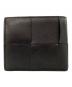 BOTTEGA VENETA（ボッテガベネタ）の古着「カセットマキシイントレチャートコンパクト二つ折り財布」｜ブラック