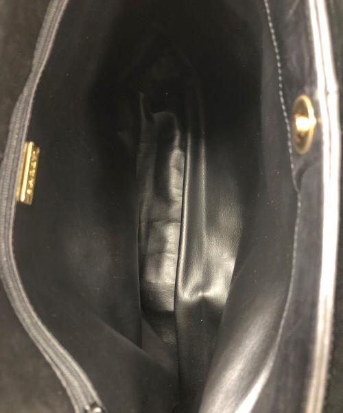 BALLY（バリー）BALLY (バリー) タッセル付きチェーントートバッグ　キルティングレザー ブラックの古着・服飾アイテム