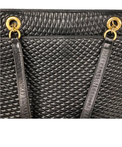 BALLY（バリー）BALLY (バリー) タッセル付きチェーントートバッグ　キルティングレザー ブラックの古着・服飾アイテム