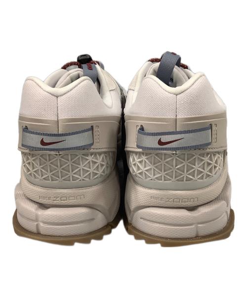 NIKE（ナイキ）NIKE (ナイキ) Zoom Vomero Roam(ズーム ボメロ ローム) ベージュ×ホワイト サイズ:US 9.5の古着・服飾アイテム