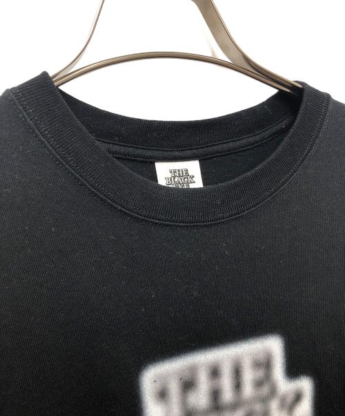 THE BLACK EYE PATCH（ブラックアイパッチ）THE BLACK EYE PATCH (ブラックアイパッチ) BLURRED OG LABEL TEE ブラック サイズ:Lの古着・服飾アイテム