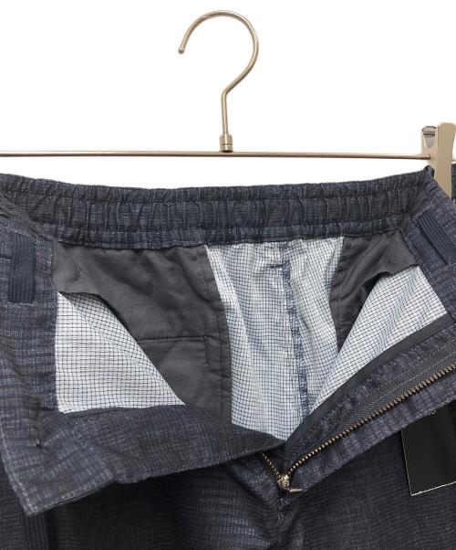 EPOCA UOMO（エポカ ウォモ）EPOCA UOMO (エポカ ウォモ) メッシュサッカープリントパンツ ネイビー サイズ:52の古着・服飾アイテム