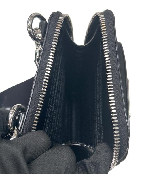 PRADA（プラダ）PRADA (プラダ) サフィアーノレザースマートフォンケース ブラックの古着・服飾アイテム