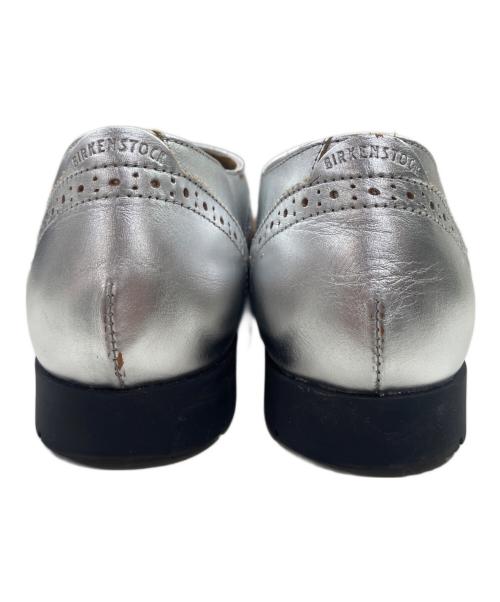 BIRKENSTOCK（ビルケンシュトック）BIRKENSTOCK (ビルケンシュトック) LARAMIE LOW(ララミー ロー) シルバーカラー サイズ:40の古着・服飾アイテム