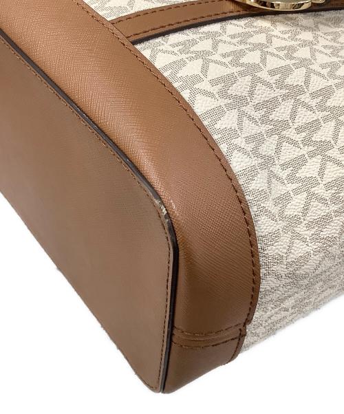 MICHAEL KORS（マイケル・コース）MICHAEL KORS (マイケルコース) Jet Set Travel Small Logo Top-Zip Tote Bag(ジェットセットトラベルスモールロゴトップジップトートバッグ) ベージュの古着・服飾アイテム