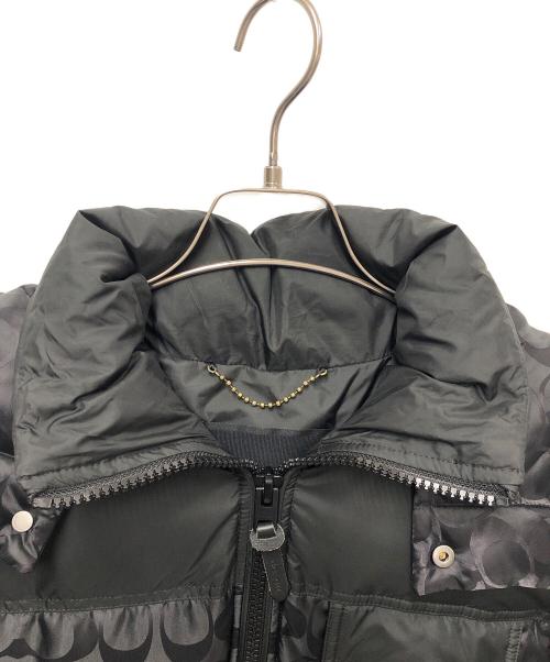 COACH（コーチ）COACH (コーチ) シグネチャー フーデッド パッファー ジャケット ブラック サイズ:Sの古着・服飾アイテム