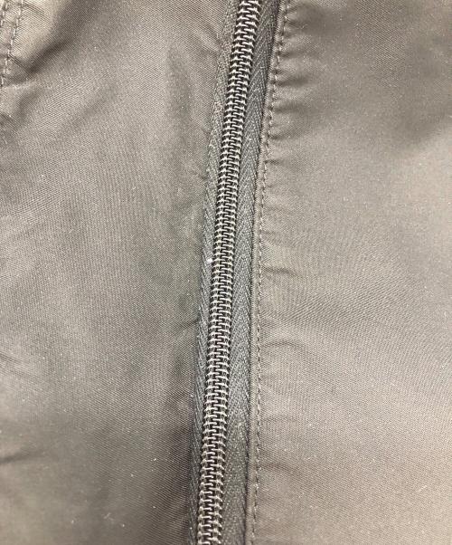 PRADA（プラダ）PRADA (プラダ) ナイロンメッセンジャーバッグ ブラックの古着・服飾アイテム