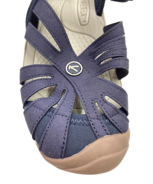 KEEN（キーン）KEEN (キーン) ROSE SANDAL(ローズサンダル) ネイビー×ベージュ サイズ:25cmの古着・服飾アイテム