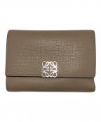 LOEWEロエベ）の古着「バーティカルウォレット　3つ折り財布」｜ベージュ