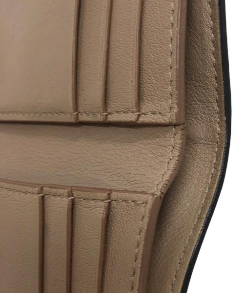 LOEWE（ロエベ）LOEWE (ロエベ) バーティカルウォレット　3つ折り財布 ベージュの古着・服飾アイテム