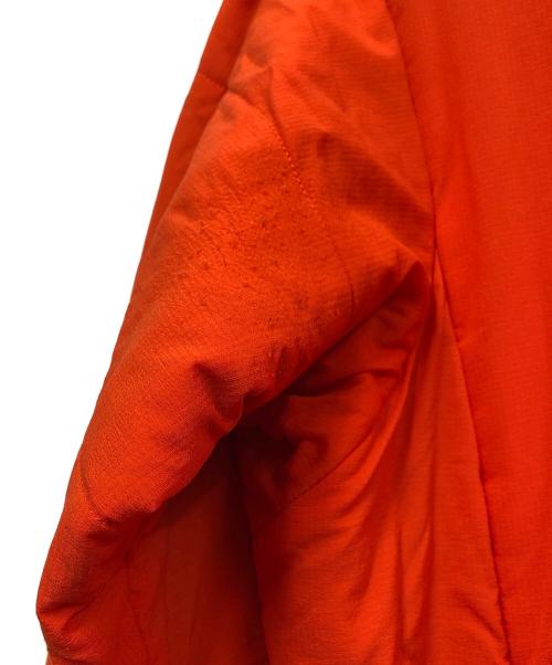 Patagonia（パタゴニア）Patagonia (パタゴニア) ナノエアフーディ オレンジ×ネイビー サイズ:Mの古着・服飾アイテム