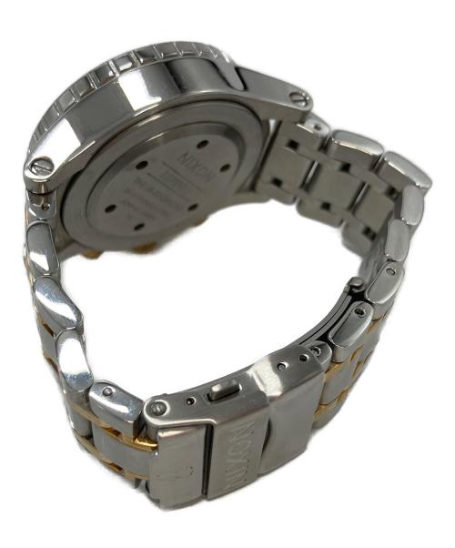 NIXON（ニクソン）NIXON (ニクソン) 腕時計 シルバーカラーの古着・服飾アイテム