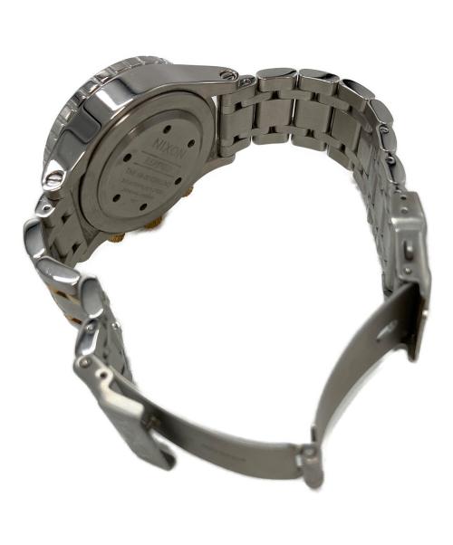 NIXON（ニクソン）NIXON (ニクソン) 腕時計 シルバーカラーの古着・服飾アイテム