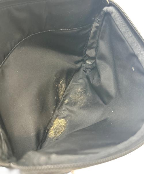 PRADA（プラダ）PRADA (プラダ) ナイロンメッセンジャーバッグ ブラックの古着・服飾アイテム