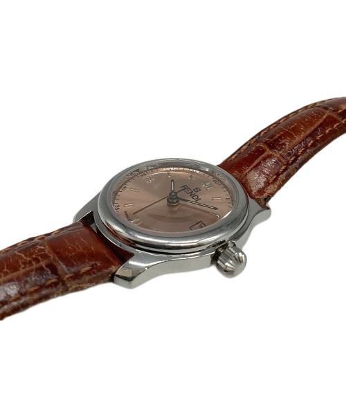 FENDI（フェンディ）FENDI (フェンディ) 腕時計 ベージュの古着・服飾アイテム