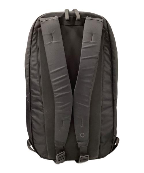 URTH（アーコウス）URTH (アーコウス) モジュラー型カメラ用デイリーバックパック24L ブラックの古着・服飾アイテム