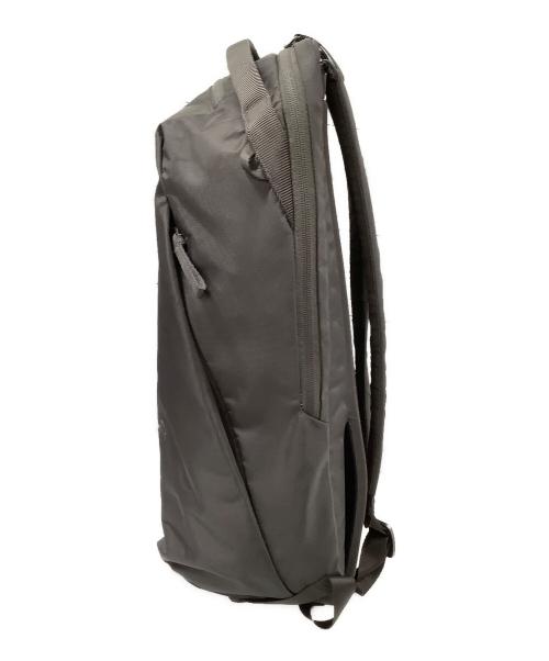 URTH（アーコウス）URTH (アーコウス) モジュラー型カメラ用デイリーバックパック24L ブラックの古着・服飾アイテム