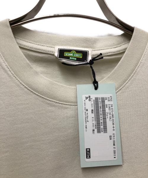 KITH（キス）KITH (キス) SESAME STREET (セサミストリート) 半袖カットソー ベージュ×ブルー サイズ:Sの古着・服飾アイテム