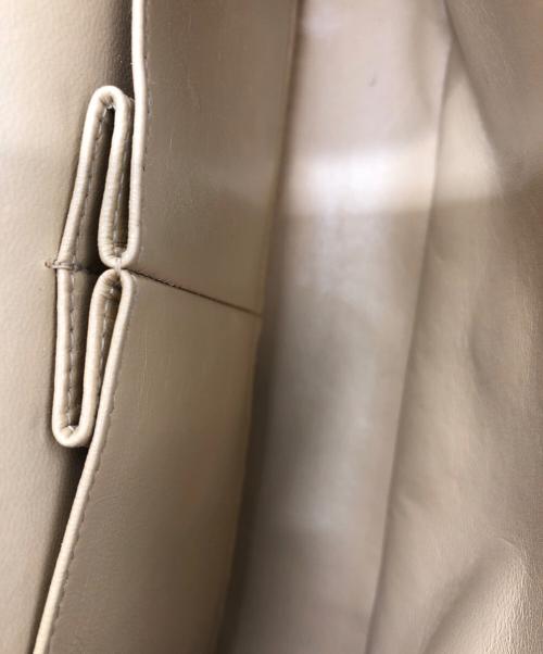 CHANEL（シャネル）CHANEL (シャネル) マトラッセ　ダブルチェーンショルダーバッグ ベージュの古着・服飾アイテム