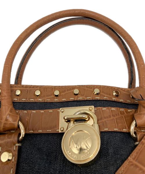 MICHAEL KORS（マイケル・コース）MICHAEL KORS (マイケル・コース) ハミルトンクロコ型押しデニム2wayショルダーバッグ ブラウン×ネイビーの古着・服飾アイテム