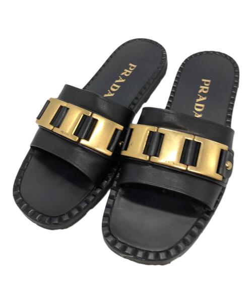 PRADA（プラダ）PRADA (プラダ) バックルゴールドサンダル ブラック サイズ:37 1／2の古着・服飾アイテム