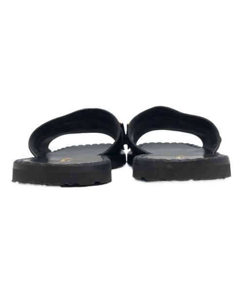 PRADA（プラダ）PRADA (プラダ) バックルゴールドサンダル ブラック サイズ:37 1／2の古着・服飾アイテム