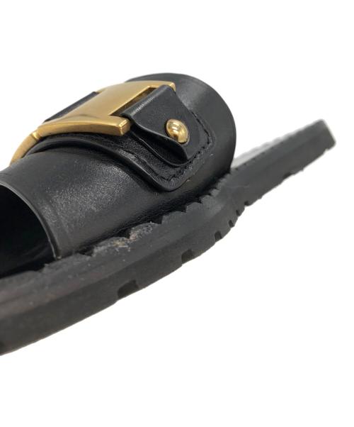 PRADA（プラダ）PRADA (プラダ) バックルゴールドサンダル ブラック サイズ:37 1／2の古着・服飾アイテム