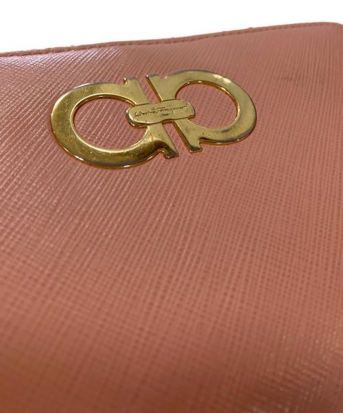 Salvatore Ferragamo（サルヴァトーレ フェラガモ）Salvatore Ferragamo (サルヴァトーレ フェラガモ) ラウンドファスナー長財布 ピンクの古着・服飾アイテム