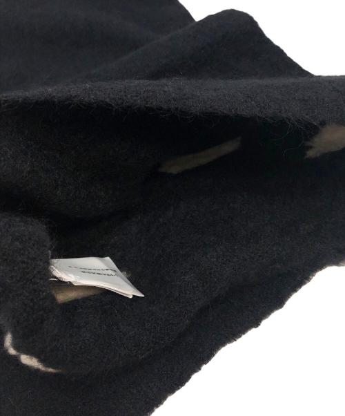 CHANEL（シャネル）CHANEL (シャネル) カメリアターンロックマフラー ブラック×ホワイトの古着・服飾アイテム