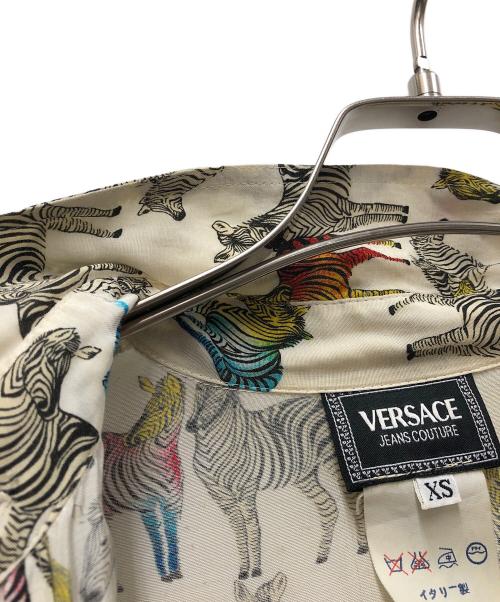 VERSACE JEANS COUTURE（ヴェルサーチ ジーンズクチュール）VERSACE JEANS COUTURE (ヴェルサーチ ジーンズクチュール) 長袖シャツ アイボリー サイズ:XSの古着・服飾アイテム