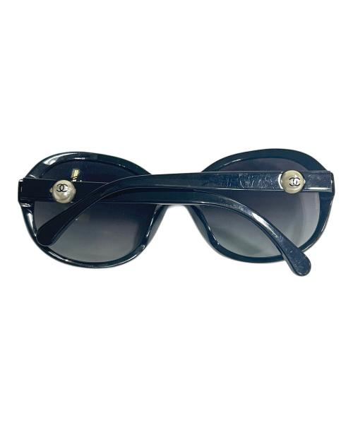 CHANEL（シャネル）CHANEL (シャネル) フェイクパールサングラス ブラック サイズ:57□19の古着・服飾アイテム