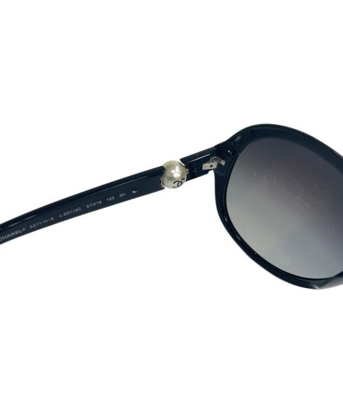 CHANEL（シャネル）CHANEL (シャネル) フェイクパールサングラス ブラック サイズ:57□19の古着・服飾アイテム