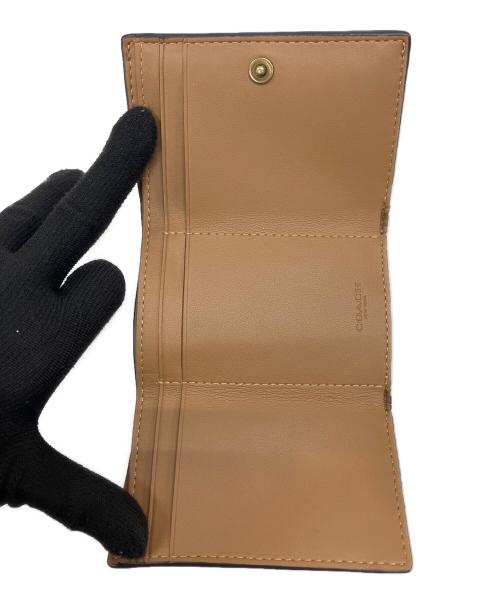 COACH（コーチ）COACH (コーチ) エッセンシャルミニトライフォールドウォレット・フローラルプリント ブラック×アイボリーの古着・服飾アイテム