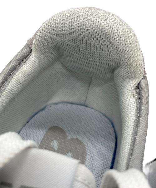 NEW BALANCE（ニューバランス）NEW BALANCE (ニューバランス) ローカットスニーカー グレー×ホワイト サイズ:27の古着・服飾アイテム