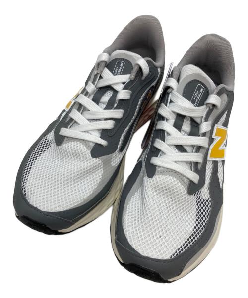 NEW BALANCE（ニューバランス）NEW BALANCE (ニューバランス) ローカットスニーカー グレー×ホワイト サイズ:27.5の古着・服飾アイテム
