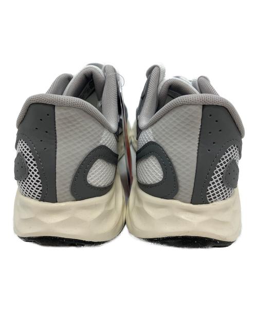 NEW BALANCE（ニューバランス）NEW BALANCE (ニューバランス) ローカットスニーカー グレー×ホワイト サイズ:27.5の古着・服飾アイテム