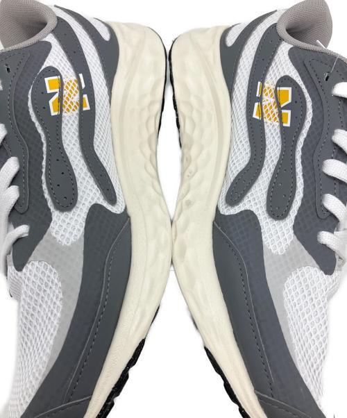 NEW BALANCE（ニューバランス）NEW BALANCE (ニューバランス) ローカットスニーカー グレー×ホワイト サイズ:27.5の古着・服飾アイテム