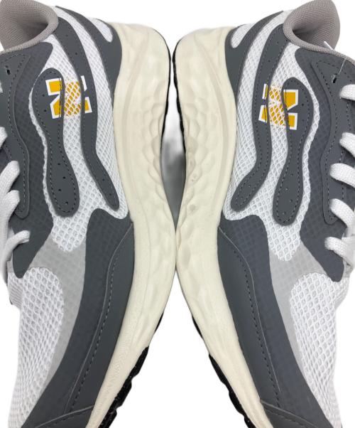 NEW BALANCE（ニューバランス）NEW BALANCE (ニューバランス) ローカットスニーカー グレー×ホワイト サイズ:27.5の古着・服飾アイテム