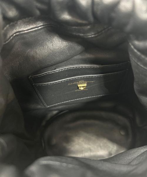 Salvatore Ferragamo（サルヴァトーレ フェラガモ）Salvatore Ferragamo (サルヴァトーレ フェラガモ) ケージバッグ ブラックの古着・服飾アイテム