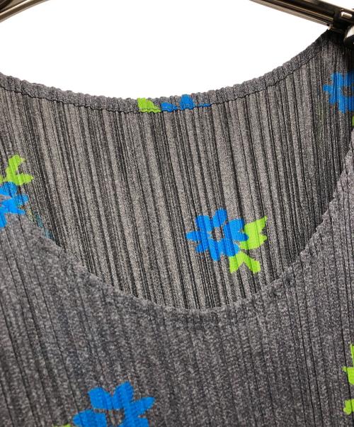 PLEATS PLEASE（プリーツプリーズ）PLEATS PLEASE (プリーツプリーズ) ノースリーブブラウス グレー サイズ:3の古着・服飾アイテム