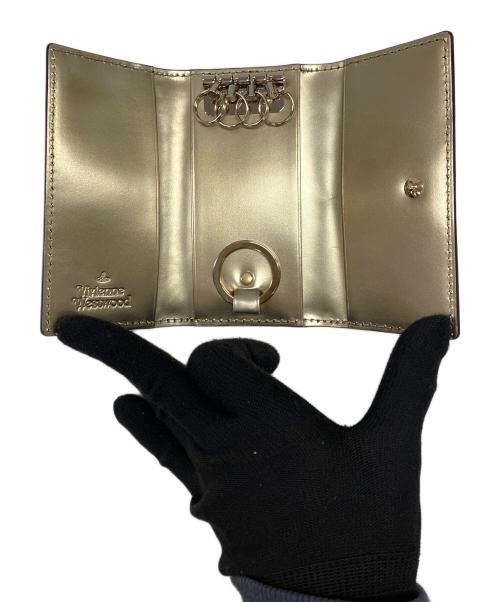 Vivienne Westwood（ヴィヴィアンウエストウッド）Vivienne Westwood (ヴィヴィアンウエストウッド) 4連キーケース ゴールドカラーの古着・服飾アイテム